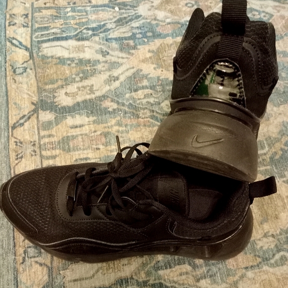 Nike Black chunky women's 9.5 - Picture 4 of 6